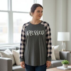 Moking Top   T-shirt long sleeves  medium Blessed